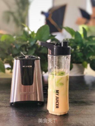 牛油果养乐多的做法步骤：2