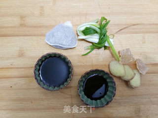 鹌鹑蛋烧排骨的做法步骤：2