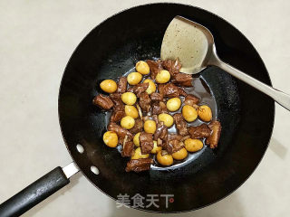 鹌鹑蛋烧排骨的做法步骤：9