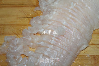 鲜掉眉毛的鱼肉萝卜汤的做法步骤：3