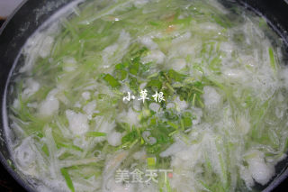 鲜掉眉毛的鱼肉萝卜汤的做法步骤：6