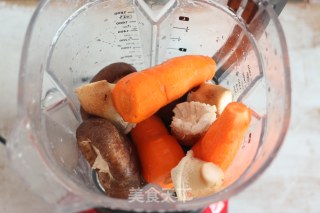 家常水饺-香菇胡萝卜韭菜猪肉馅的做法步骤：8