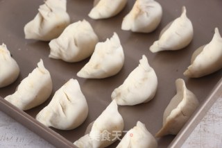 家常水饺-香菇胡萝卜韭菜猪肉馅的做法步骤：13