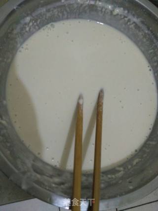 芹菜叶鸡蛋饼的做法步骤：2