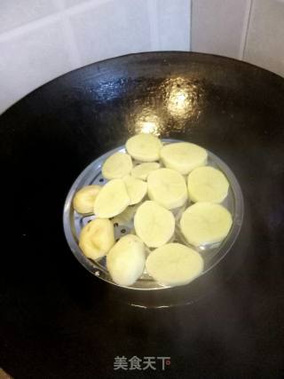 土豆糯米丸子的做法步骤：3