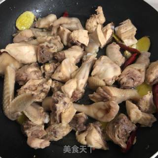 红烧嫩仔鸡的做法步骤：5