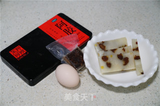 崇明糕阿胶蛋汤的做法步骤：1