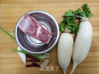 五花肉烧萝卜的做法步骤：1