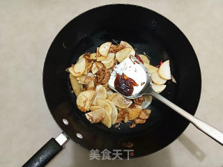 五花肉烧萝卜的做法步骤：7