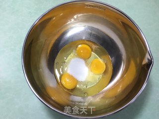 网红抹茶毛巾卷蛋糕的做法步骤：1