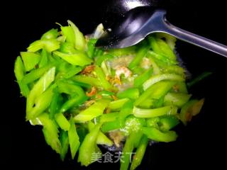 海米芹菜的做法步骤：5