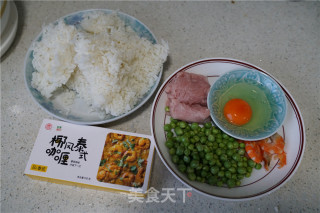 虾仁咖喱炒饭的做法步骤：1