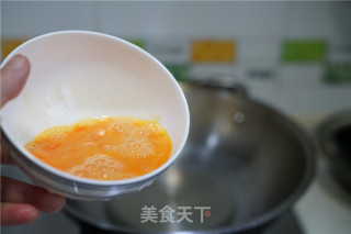 虾仁咖喱炒饭的做法步骤：2