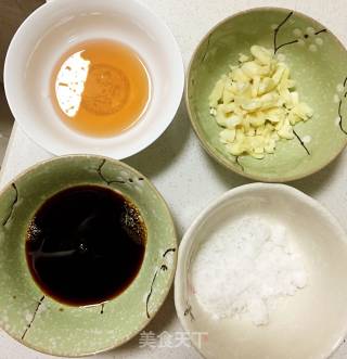 凉拌裙带菜(海裙菜)的做法步骤：2