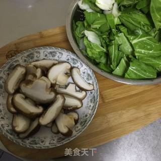 香菇青菜的做法步骤：2