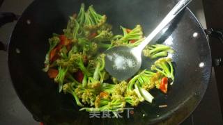 花菜炒香肠(川渝风味的香肠)的做法步骤：11