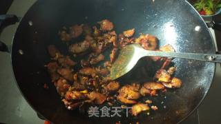 花菜炒香肠(川渝风味的香肠)的做法步骤：15