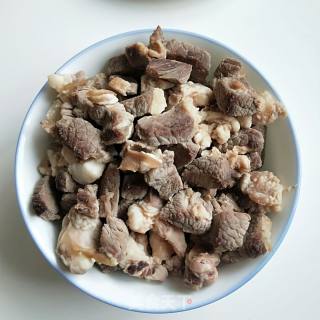红萝卜炖牛肉的做法步骤：3