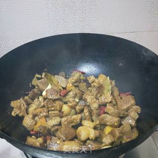 红萝卜炖牛肉的做法步骤：7
