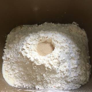 龙猫挤挤面包的做法步骤：1