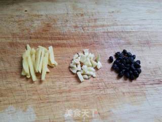 小炒鸡尖的做法步骤：4