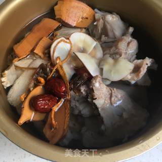 虫草花滋养火锅的做法步骤：4