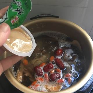 虫草花滋养火锅的做法步骤：5