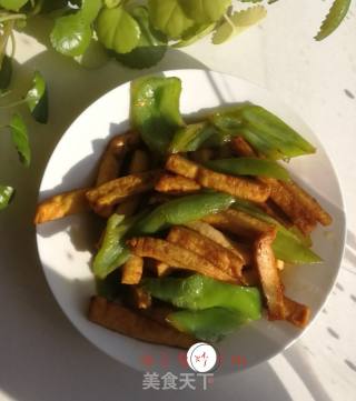 油豆腐炒尖椒的做法步骤：10