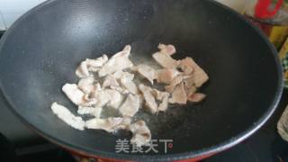鸡腿菇炒肉的做法步骤：4