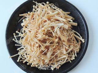 蒜蓉金针菇的做法步骤：5