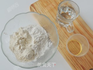豆沙炸糕的做法步骤：1