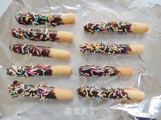 巧克力装饰手指饼干的做法步骤：14