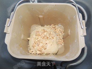 红糖核桃面包的做法步骤：13
