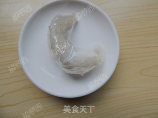 冰糖燕窝的做法步骤：1