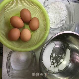 戚风蛋糕的做法步骤：1