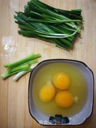 韭菜煎鸡蛋的做法步骤：1