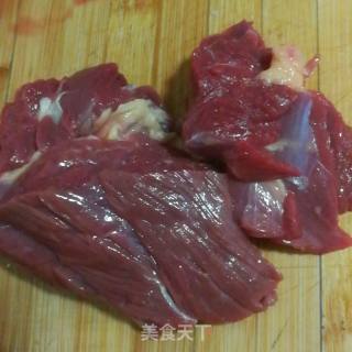 孜然牛肉的做法步骤：1
