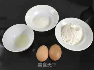 小红帽杯子蛋糕的做法步骤：1