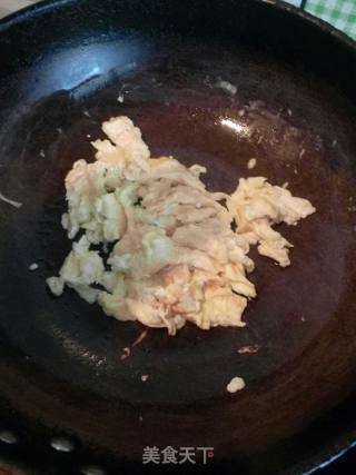 青椒鸡蛋炒腊肉的做法步骤：5