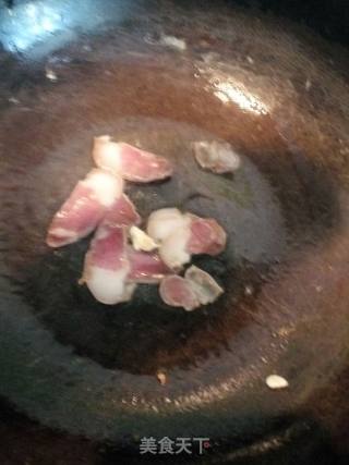青椒鸡蛋炒腊肉的做法步骤：7