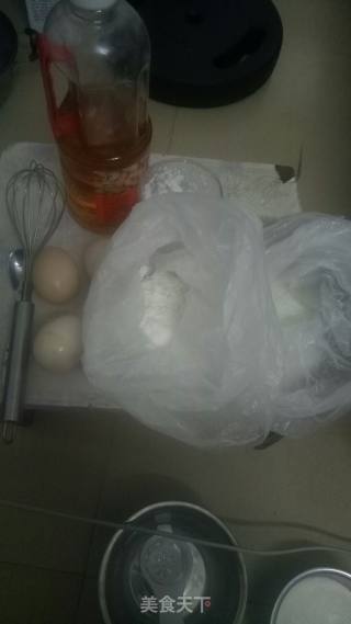 电饭锅蛋糕的做法步骤：1
