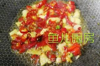 泡椒猪红──“鱼儿厨房”私房菜的做法步骤：3