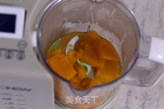 南瓜戚风的做法步骤：2