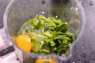 菠菜鸡蛋饼的做法步骤：1
