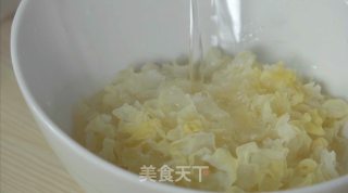 木瓜银耳莲子羹的做法步骤：1