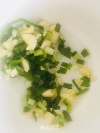 小葱拌豆腐的做法步骤：2