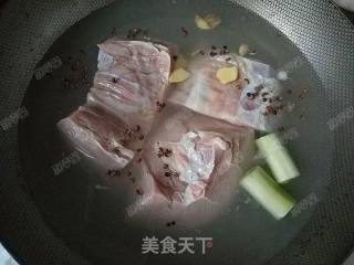 卤牛腱子的做法步骤：3