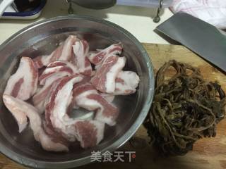 霉干菜扣肉的做法步骤：1