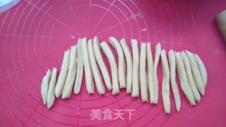 香酥芝麻棒的做法步骤：4