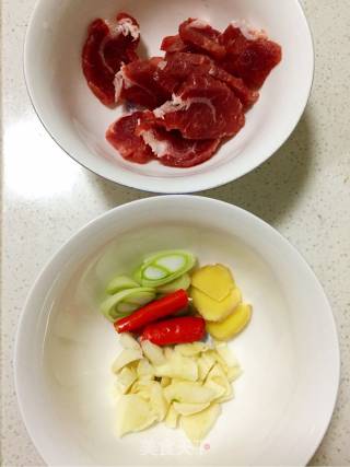 醋溜豆芽菜的做法步骤：2